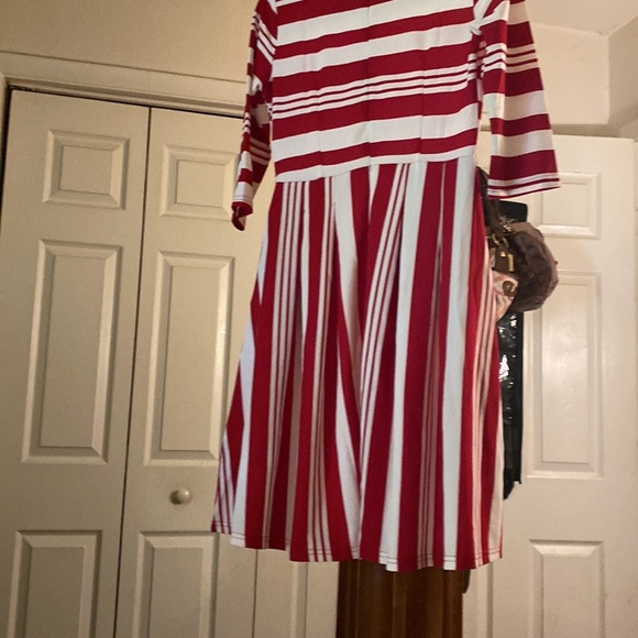 COPY - Spring dress baige and burgundy candy stripper - Picture 6 of 8